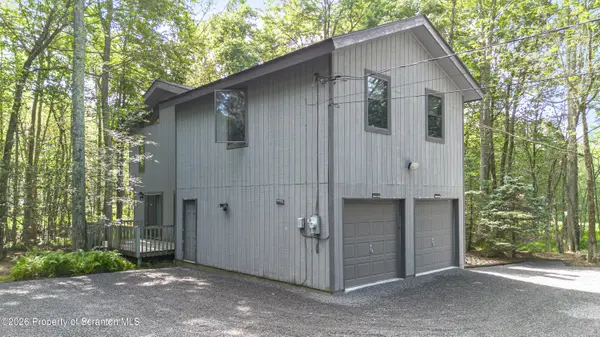 115 Golfers WAY, Pocono Pines, PA 18350