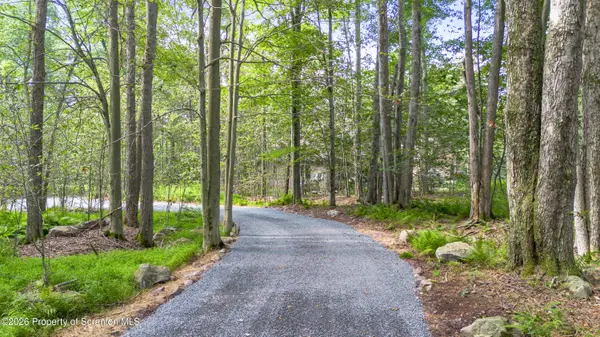 115 Golfers WAY, Pocono Pines, PA 18350