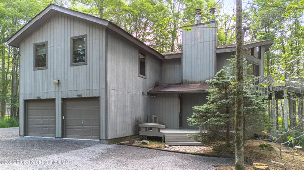 115 Golfers WAY, Pocono Pines, PA 18350