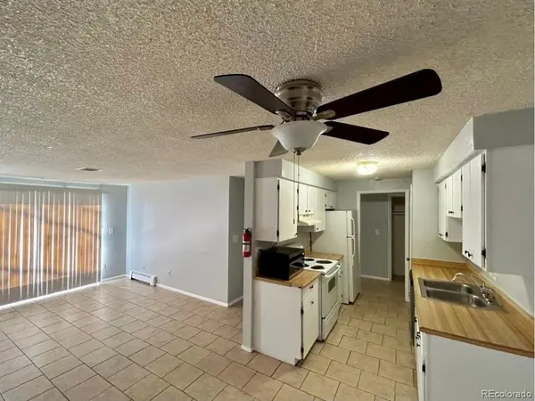 561 Geneva #200, Aurora, CO 80010