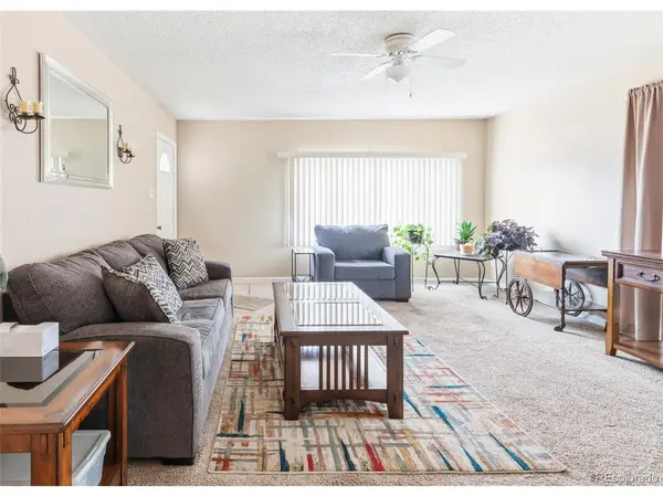 1506 Collyer, Longmont, CO 80501