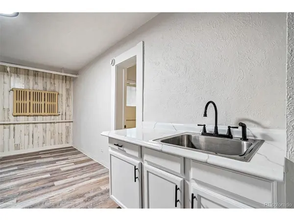 1182 Clermont #1B, Denver, CO 80220