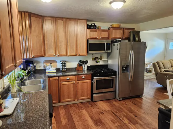 1507 North N Riverside RD, Ozark, MO 65721