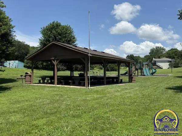 6787 & 6791 Lake Ridge Pkwy, Ozawkie, KS 66070
