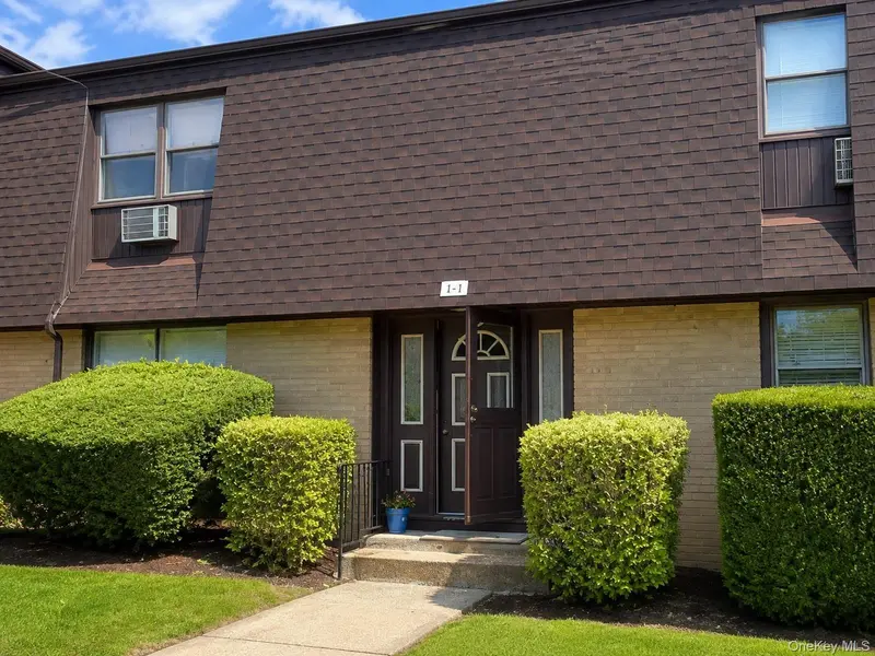 1-1 Germonds #1, Bardonia, NY 10954