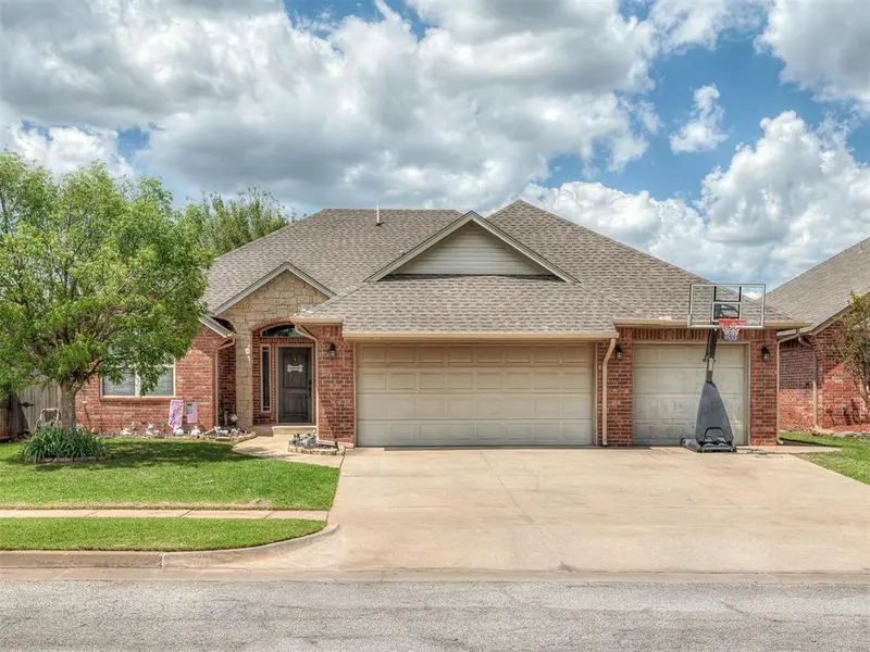 11613 SW 18th ST, Yukon, OK 73099