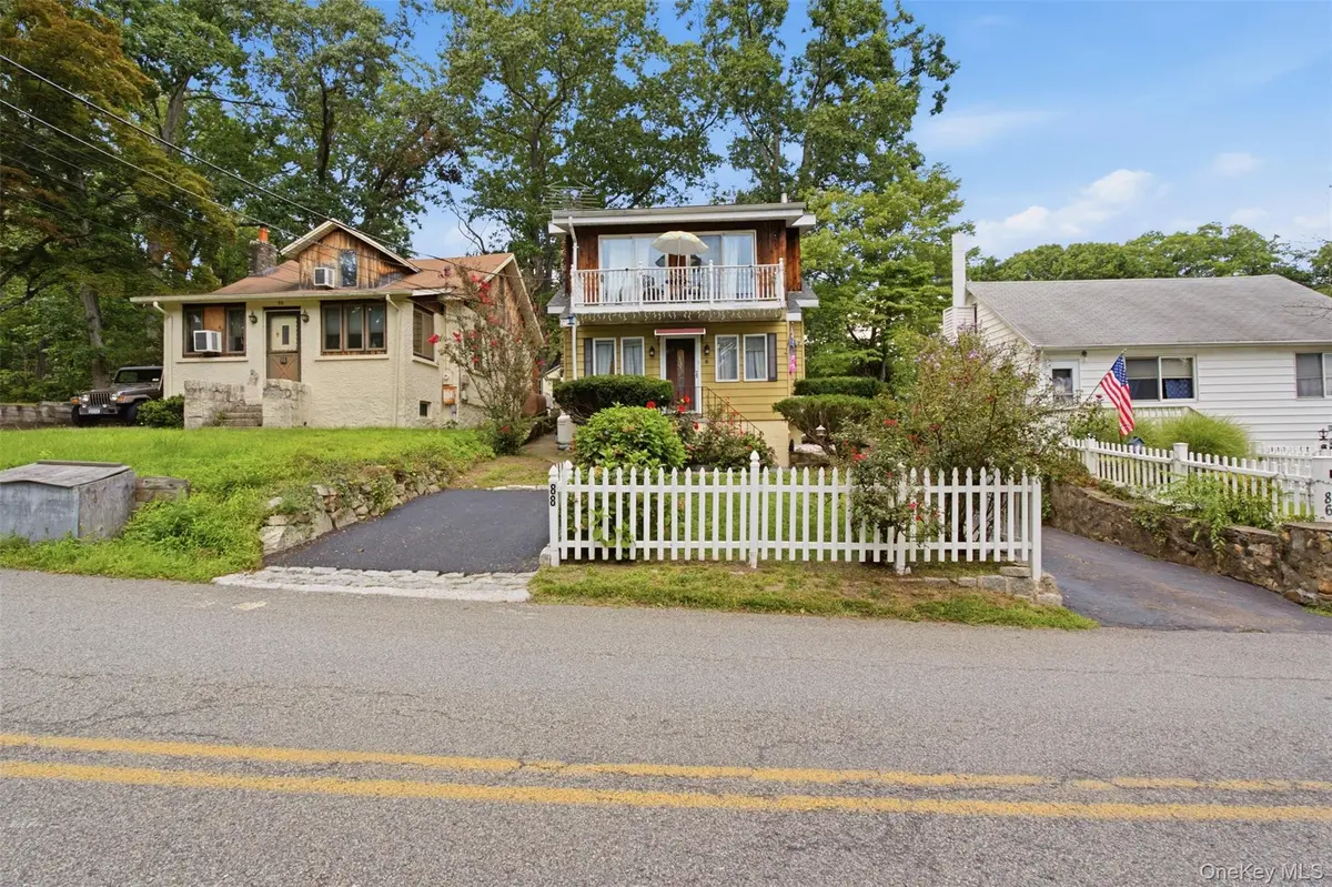 88 Becker ST, Lake Peekskill, NY 10537
