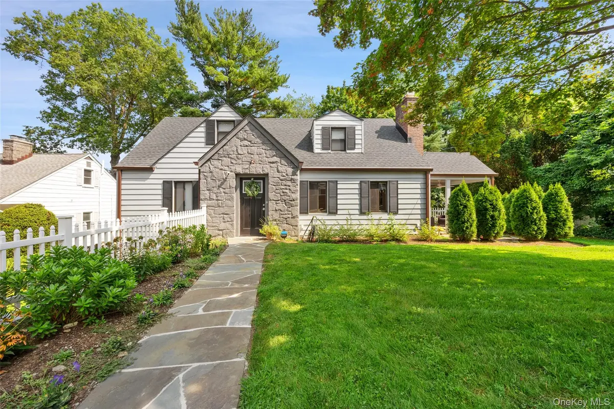 27 Clarendon RD, Scarsdale, NY 10583