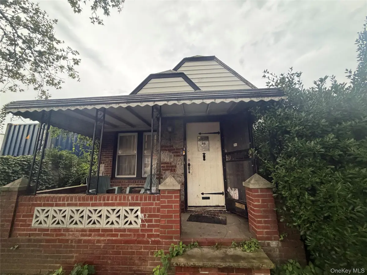 117-11 227TH ST, Cambria Heights, NY 11411