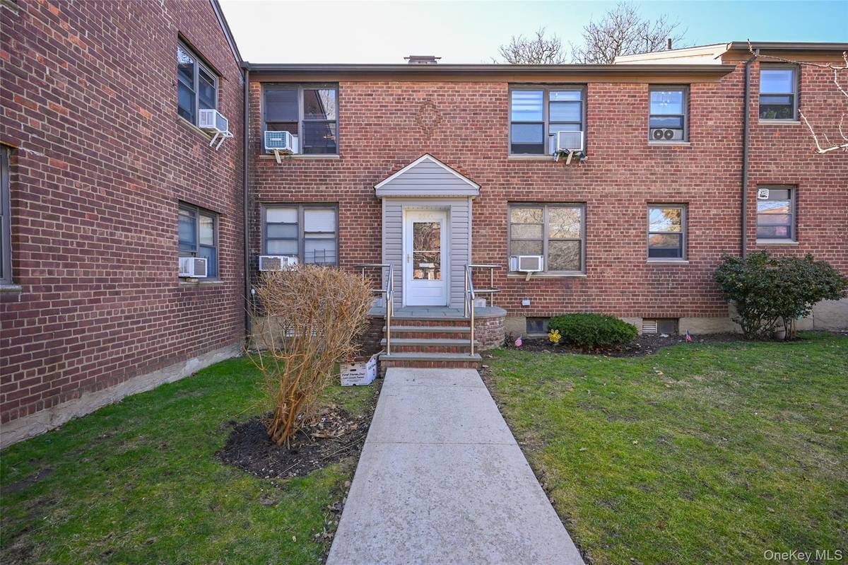 36-44 172 ST #93, Flushing, NY 11358