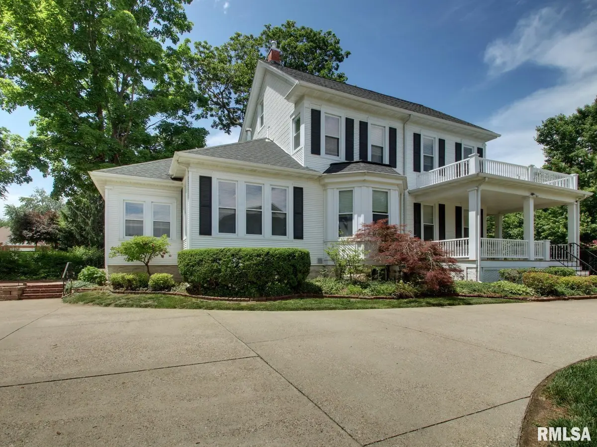2706 Maine ST, Quincy, IL 62301