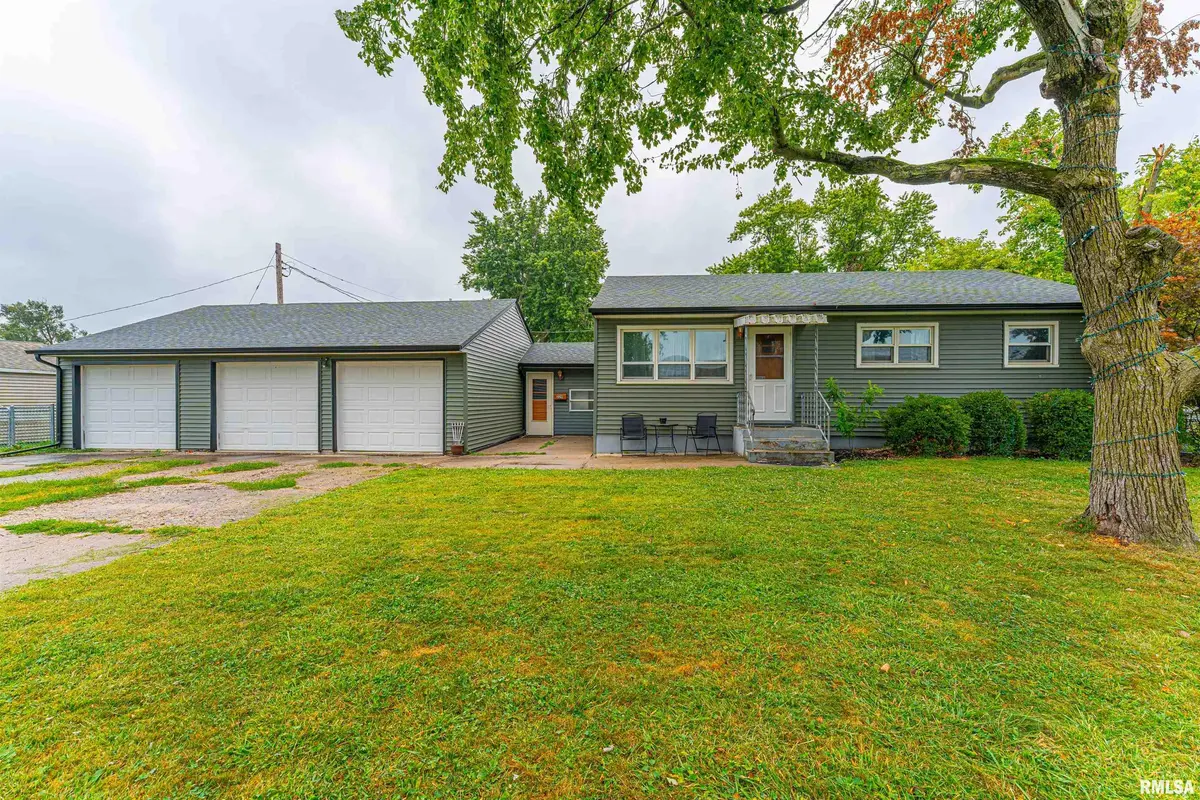 229 Welch DR, Lincoln, IL 62656