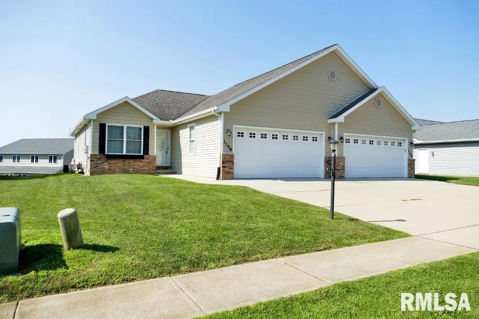 1106 DIXON ST, Washington, IL 61571