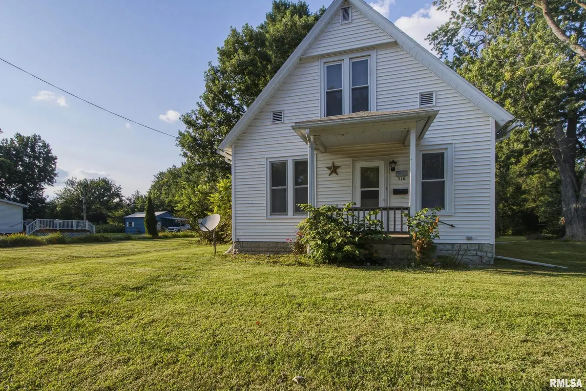516 W McDonough ST, Macomb, IL 61455