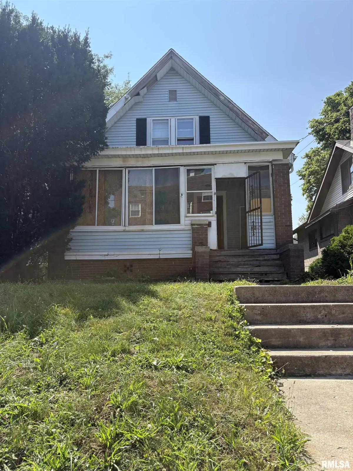 2115 N LINN ST, Peoria, IL 61604