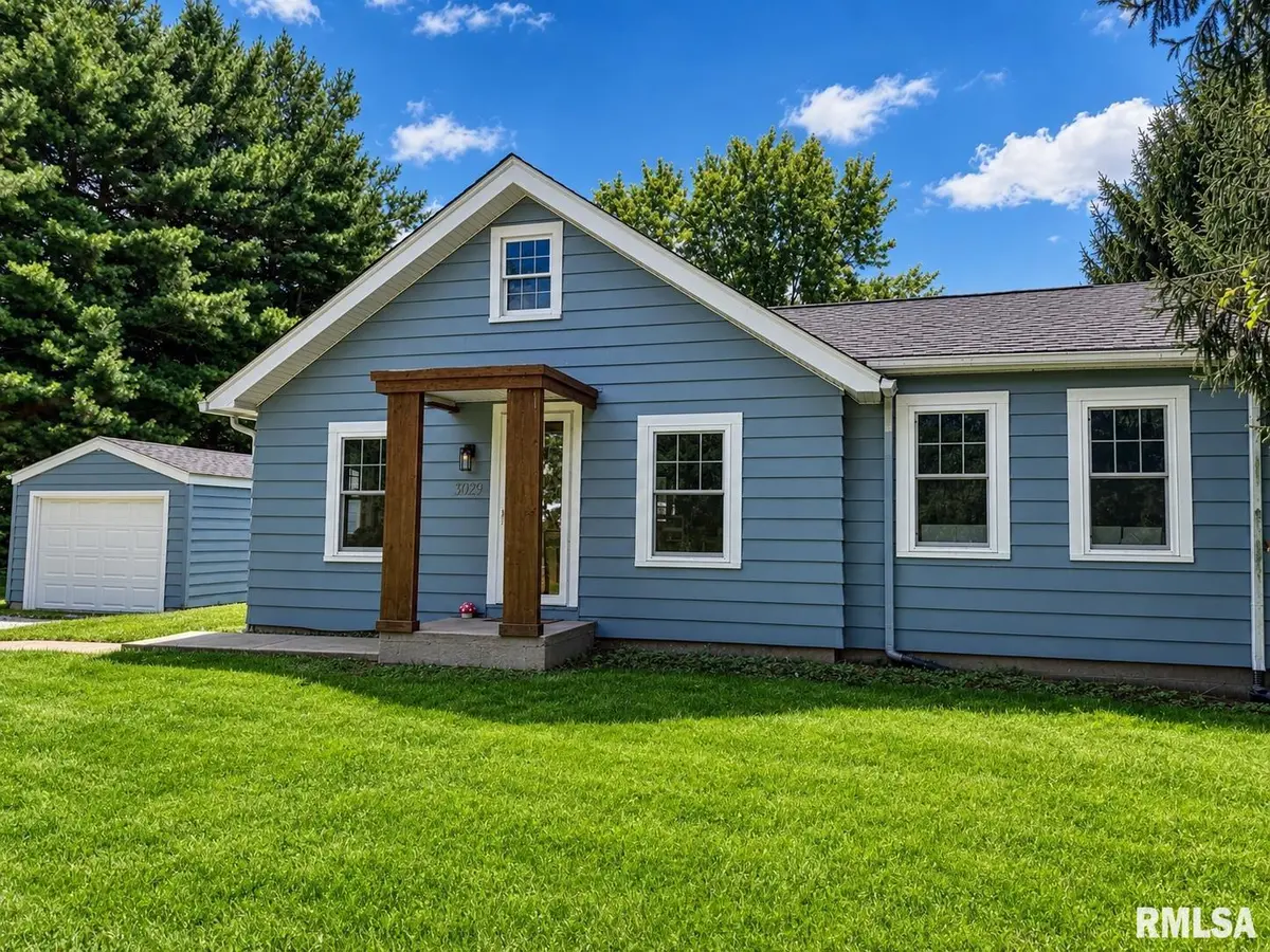 1704 W BLACKBERRY LN, Peoria, IL 61615