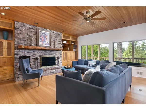 488 LOOKOUT DR, Gleneden Beach, OR 97388
