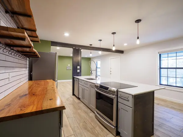 2302 East Side DR #28, Austin, TX 78704