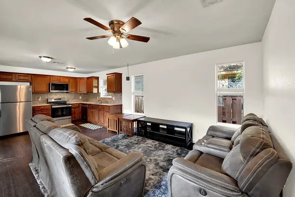301 Armstrong ST, San Marcos, TX 78666