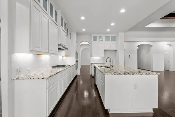 7401 TURNBACK LEDGE TRL, Lago Vista, TX 78645