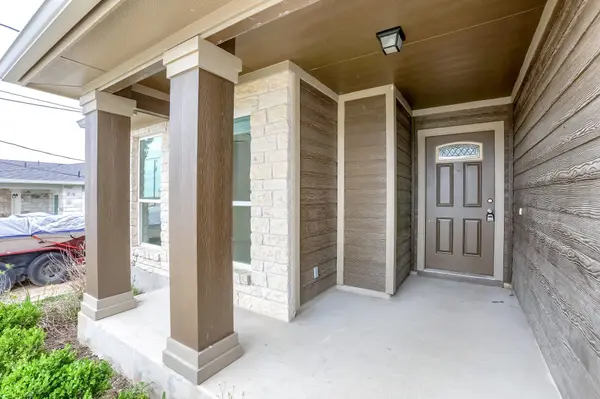 20111 Travis DR #B, Lago Vista, TX 78645