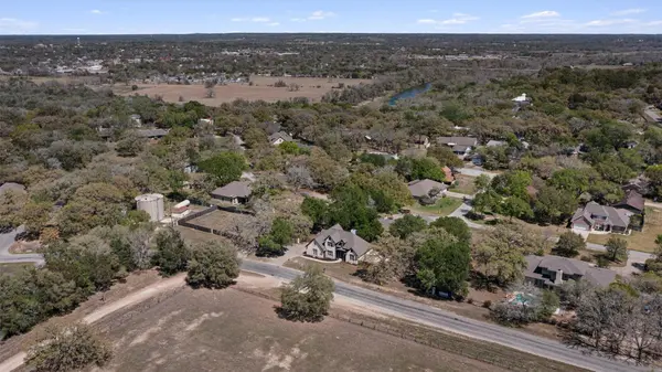 312 Country Club DR, La Grange, TX 78945