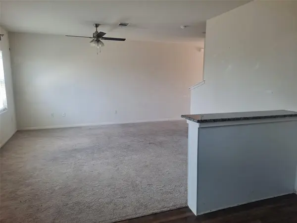 225 Rainey DR, Jarrell, TX 76537