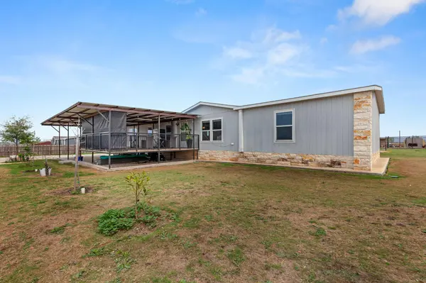 122 Kelp Gull DR, Del Valle, TX 78617