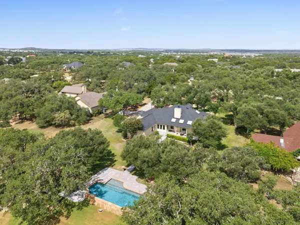 607 Bending Oak DR, Dripping Springs, TX 78620