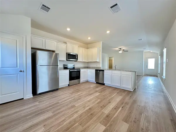 205 Paradise Canyon DR, Jarrell, TX 76537