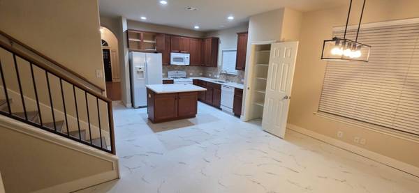 8600 Wood Stork DR, Austin, TX 78729