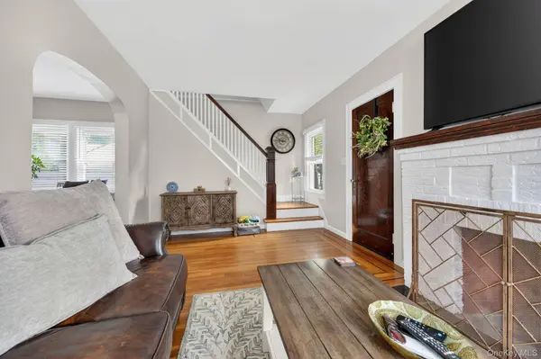 2456 Rockville Centre Pkwy, Oceanside, NY 11572