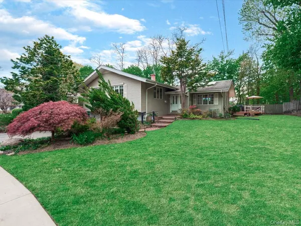 69 Roger DR, Port Washington, NY 11050