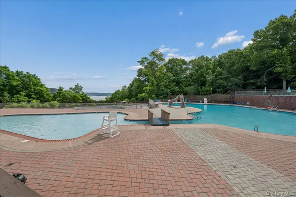 411 Sierra Vista LN, Valley Cottage, NY 10989