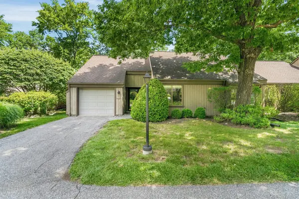 371 Heritage HLS #A, Somers, NY 10589