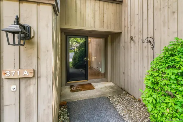 371 Heritage HLS #A, Somers, NY 10589