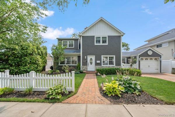 57 Beach RD, Massapequa, NY 11758
