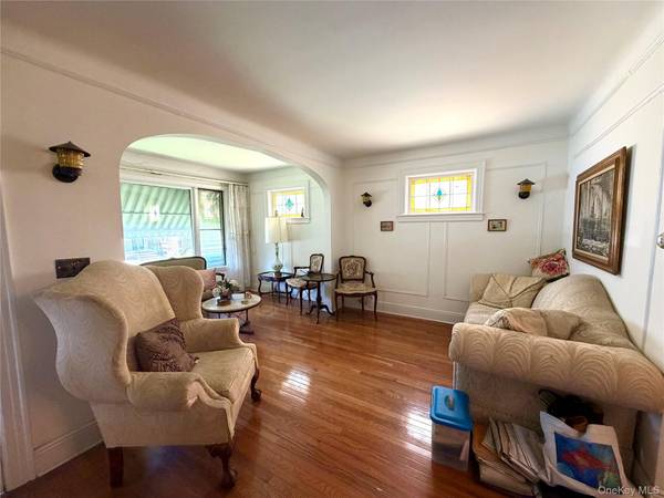 59-41 161st ST, Flushing, NY 11365