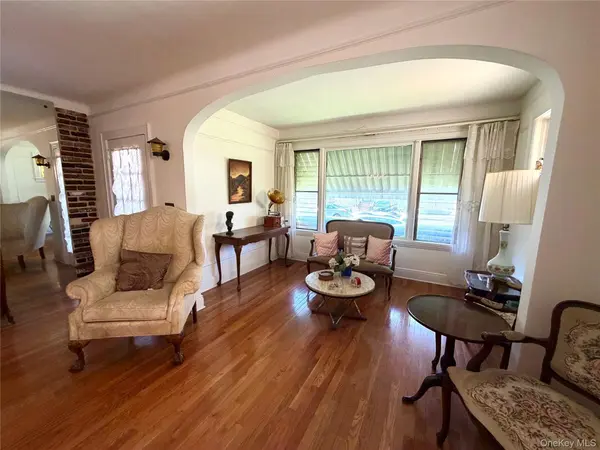 59-41 161st ST, Flushing, NY 11365