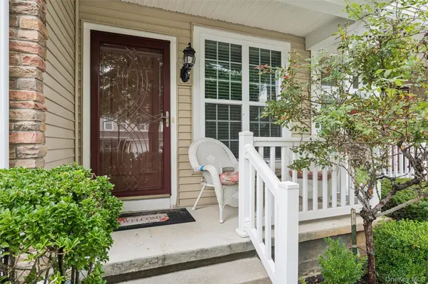 178 Southampton DR, Massapequa, NY 11758