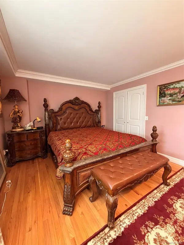 98-05 63rd RD #12k, Rego Park, NY 11374