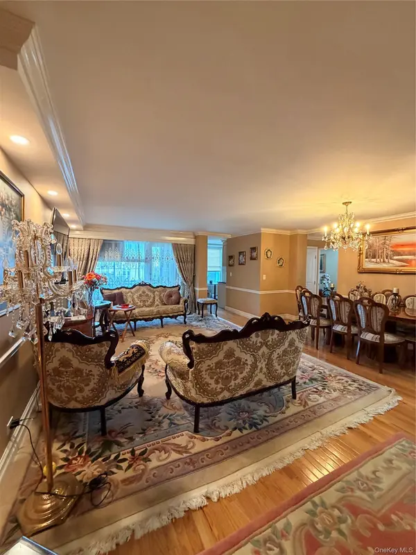98-05 63rd RD #12k, Rego Park, NY 11374