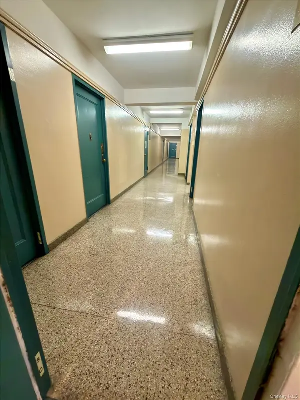 1591 Metropolitan AVE #5C, Bronx, NY 10462