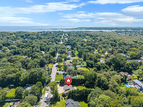 136 Vanderbilt BLVD, Oakdale, NY 11769