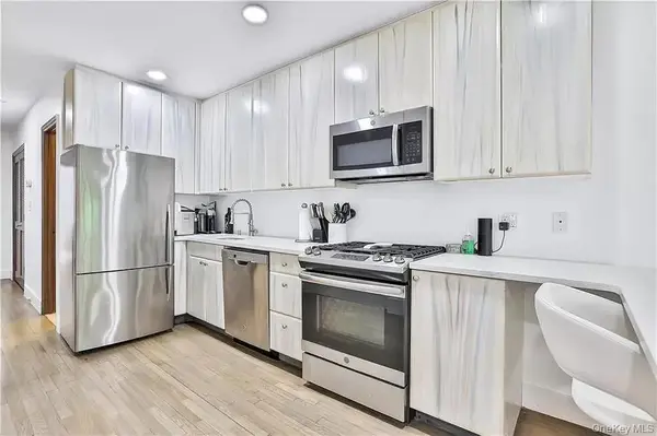 3368 Shore Pkwy #2B, Brooklyn, NY 11235