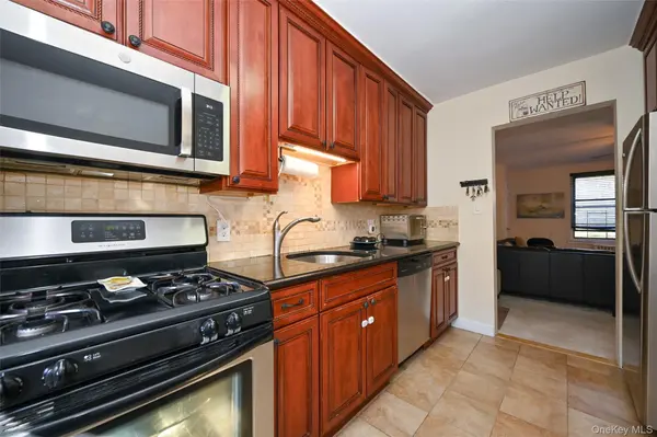 36-44 172 ST #93, Flushing, NY 11358