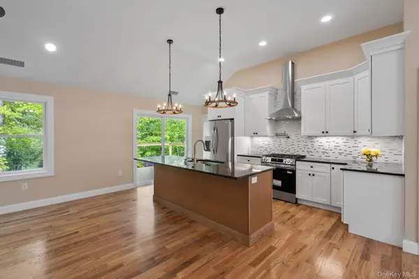 61 Smith AVE, Walden, NY 12586