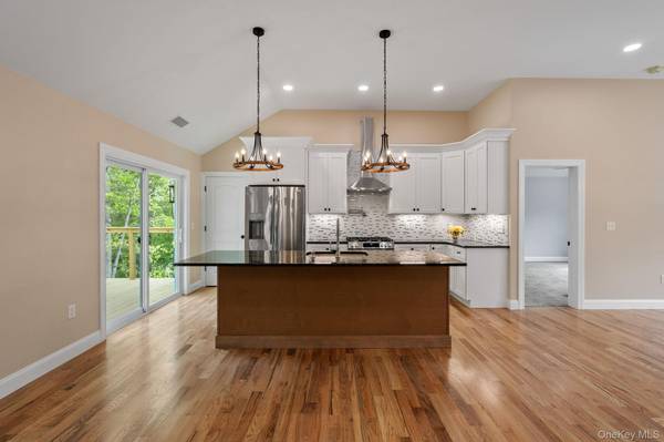 61 Smith AVE, Walden, NY 12586