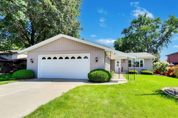 8787 Mathews LN, Crown Point, IN 46307