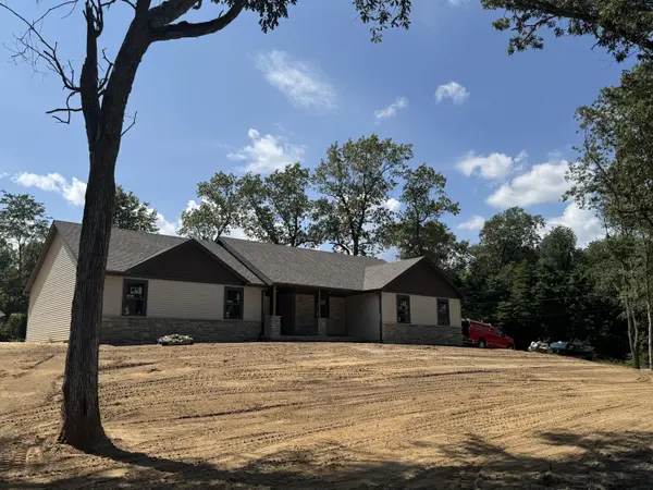 11149 Quail Run W Drive, Wheatfield, IN 46392